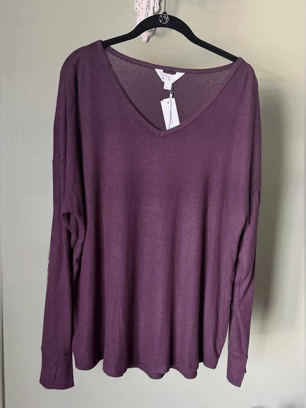 Market & Spruce Plum V-Neck Lightweight Long Sleeve Top